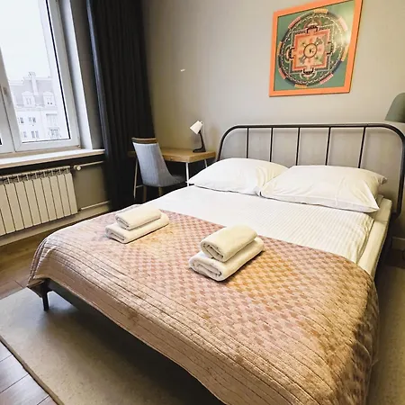 Plac Zbawiciela By Global