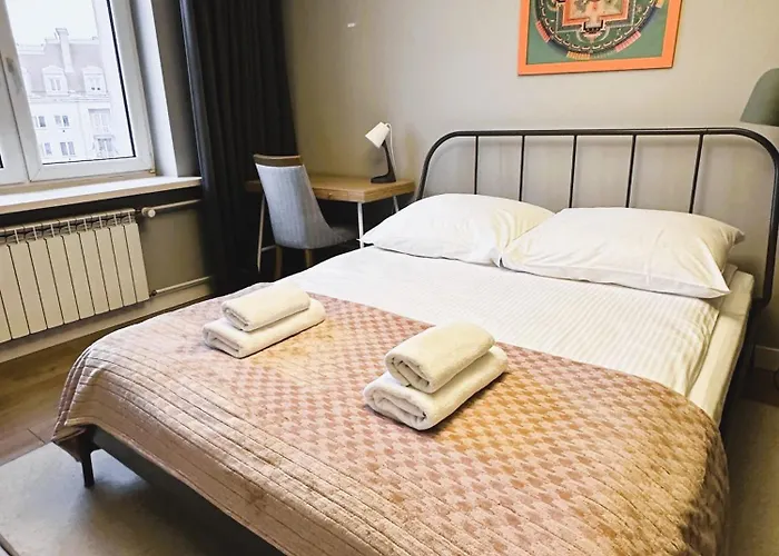 Plac Zbawiciela By Global