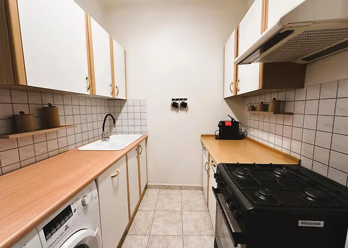 Plac Zbawiciela By Global *