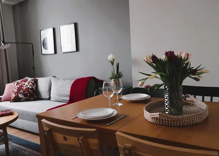 Plac Zbawiciela By Global