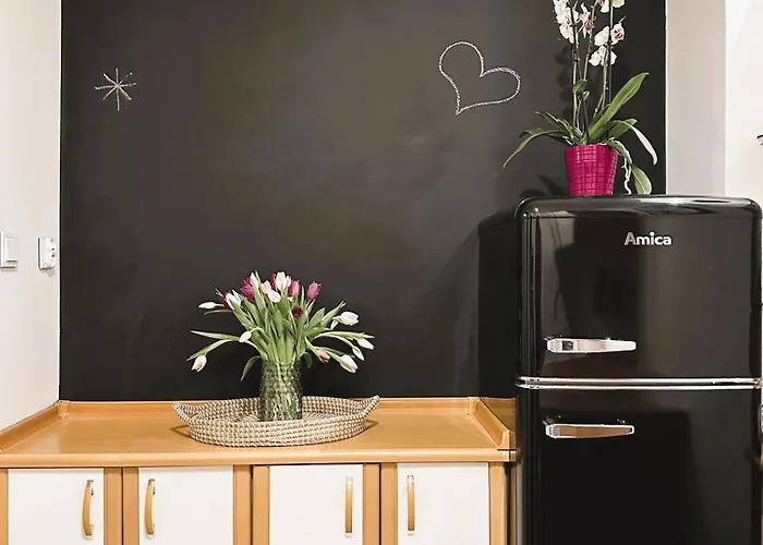 Plac Zbawiciela By Global