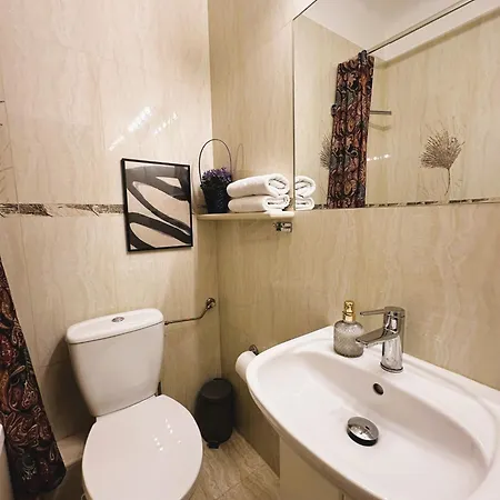 Plac Zbawiciela By Global דירה *