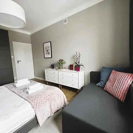 Plac Zbawiciela By Global Apartament *